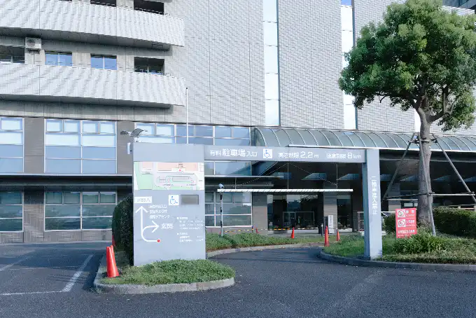 病院地下駐車(第1駐車場) 入り口