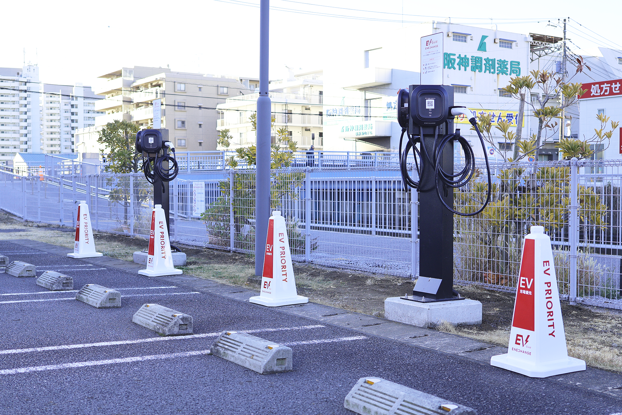 病院前駐車（第2駐車場）に電気自動車用充電設備を設置しました